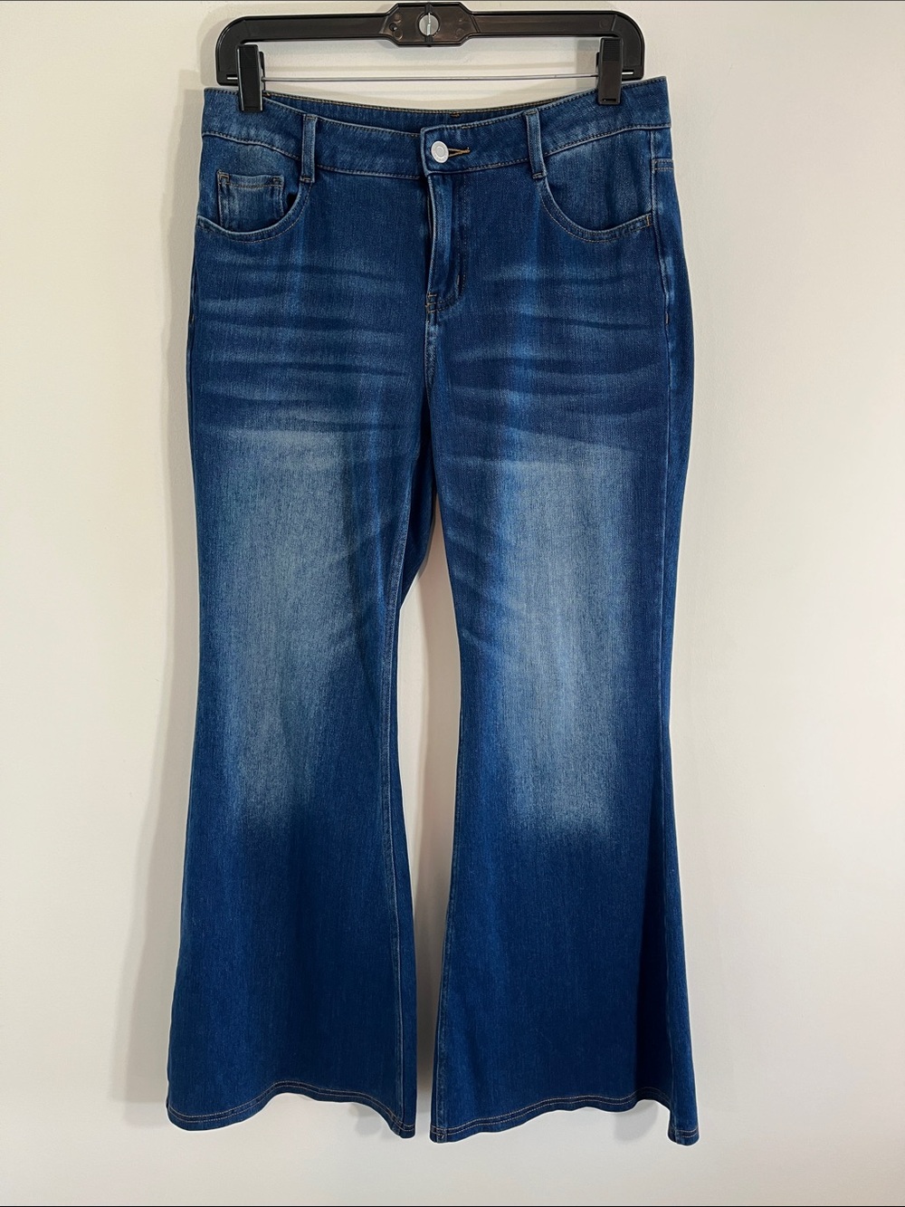 Halara Flex™ Low Rise Flare Washed Casual Jeans with Pockets medium - Picture 3 of 6